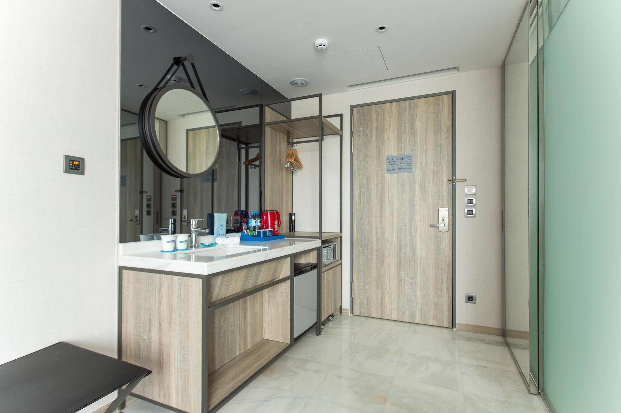Airline Inn - Kaohsiung Station Ngoại thất bức ảnh